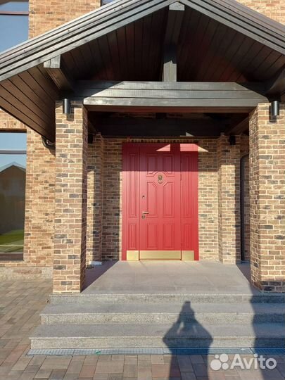 Дверь металлическая входная в дом