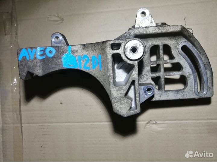 Кронштейн компрессора кондиционера Chevrolet Aveo