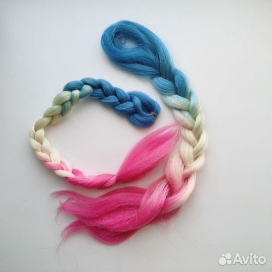 Канекалон разноцветный