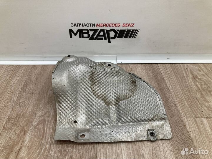 Тепловой экран правый Mercedes W164 ML 164