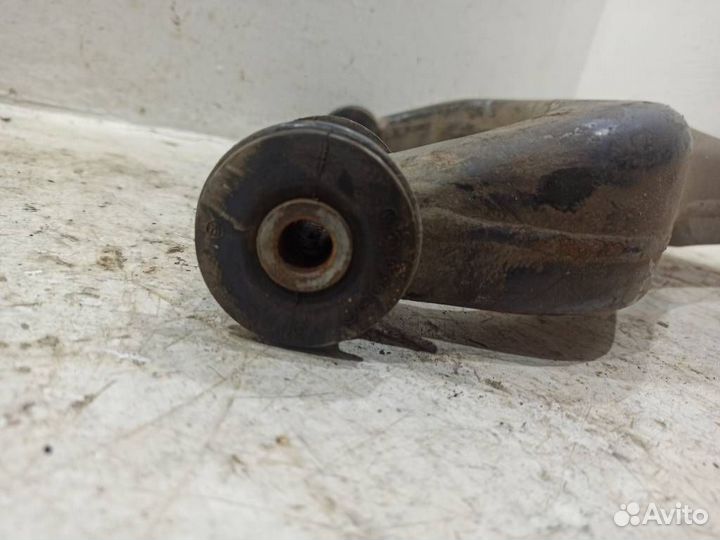 Рычаг передний правый нижний