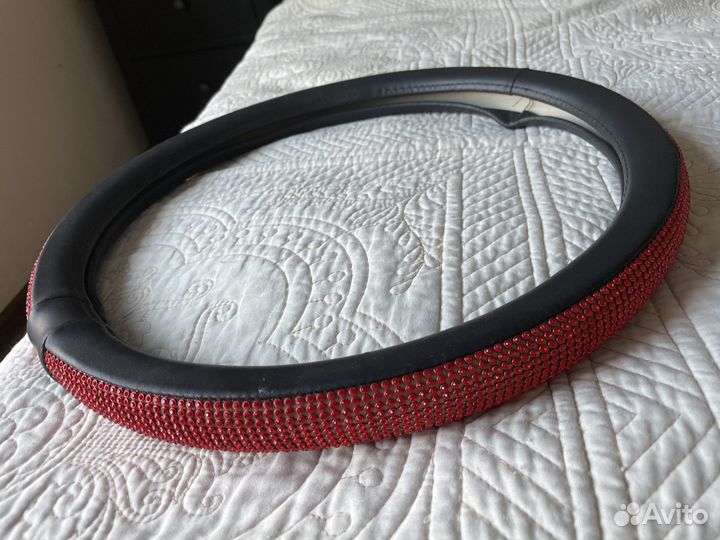 Оплетка на руль со стразами