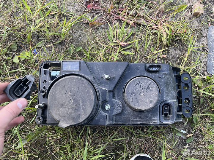 Iveco stralis фара левая