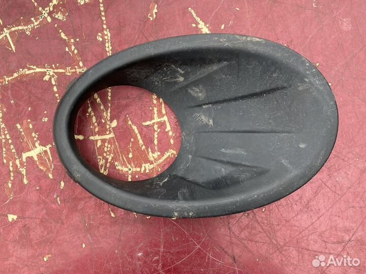 Рамка левой противотуманной фары Nissan Qashcai