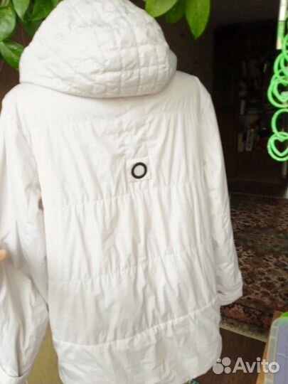 Куртка женская р-р 52-54, на теплую весну, осень