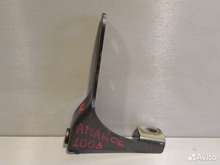 Петля багажника правая Volkswagen Amarok CDC 2010