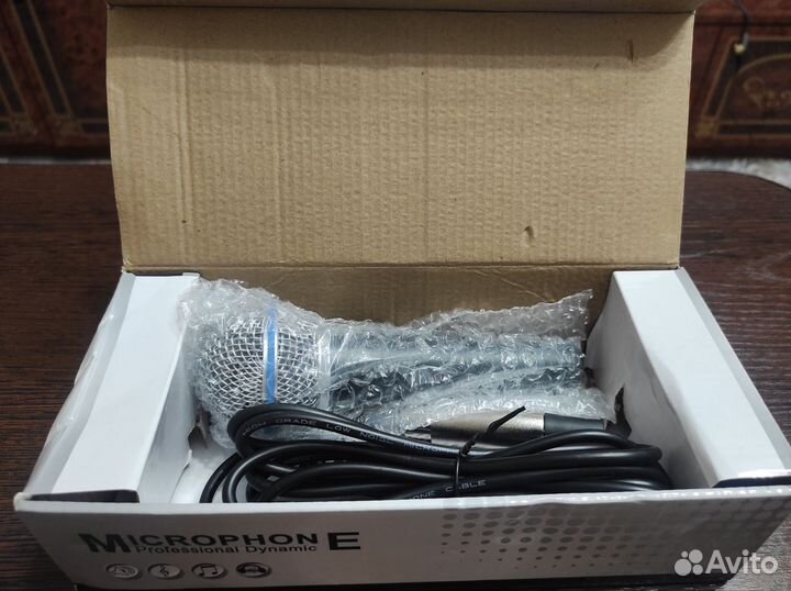 Высококачественный динамический микрофон