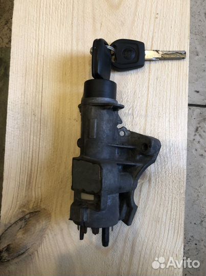 Замок Зажигания Skoda Fabia 1 с двумя ключами