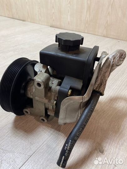 Насос гидроусилителя руля Mercedes Benz C200 W203
