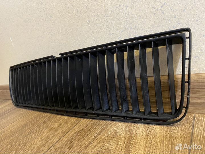 Решетка радиатора skoda octavia 2007 г