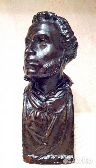 Бюст А.С. Пушкина. Гжель