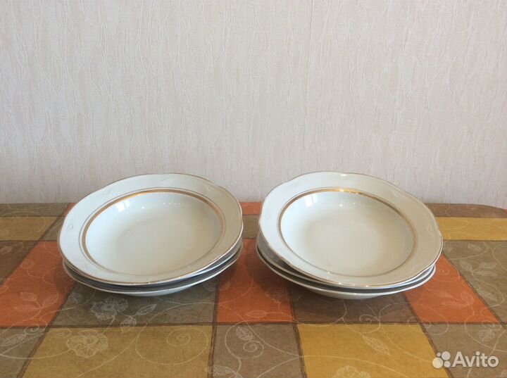 Тарелки белые глубокие с золотой каёмкой СССР 1962