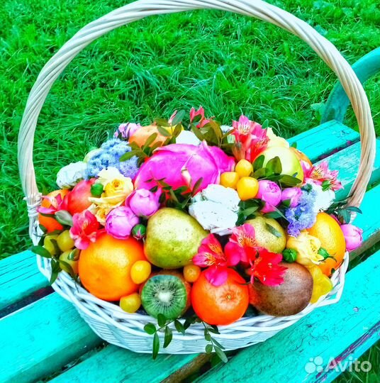 Товары для праздника. Подарок для мамы