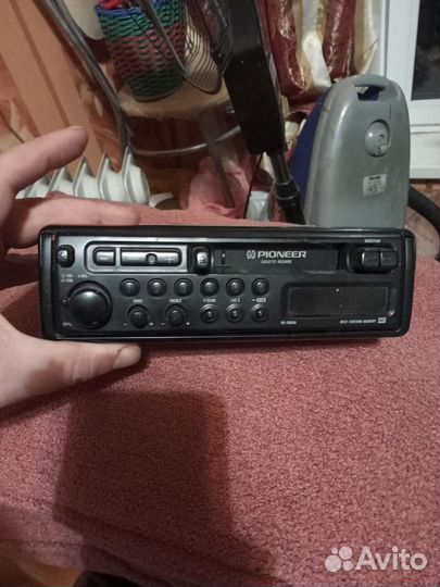 Магнитола автомобильная pioneer,касетная