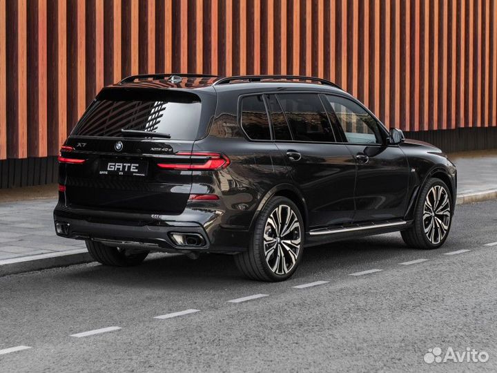 BMW X7 3.0 AT, 2024