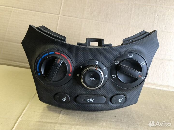 Блок управления печкой с подогревом Solaris 1