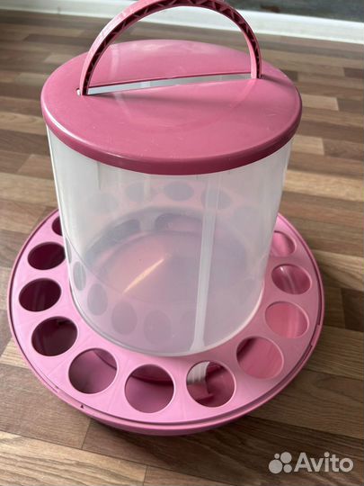 Кормушки для кур и другой птицы