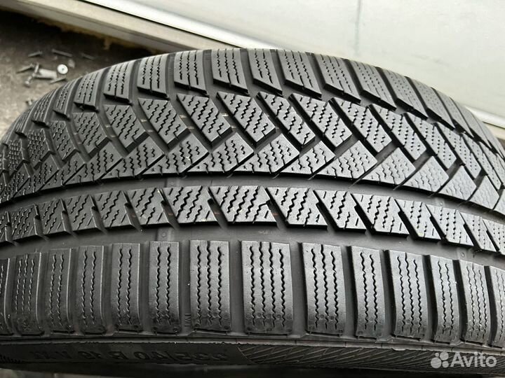 Continental ContiWinterContact TS 830 P 235/40 R19