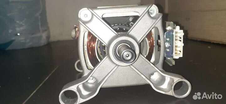 Двигататель стиральной машины