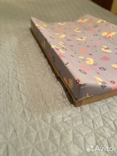 Пеленальный столик на кроватку