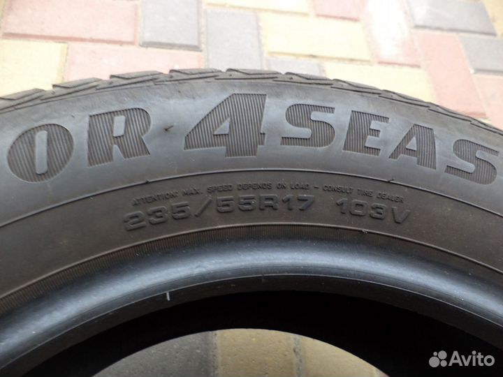 Goodyear Vector 4Seasons 235/55 R17