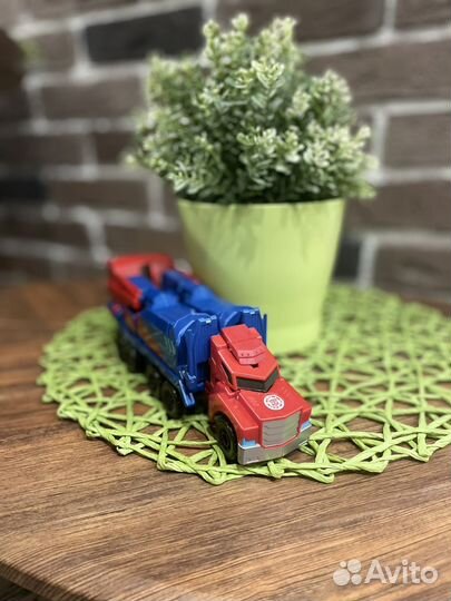 Робот трансформер оптимус прайм