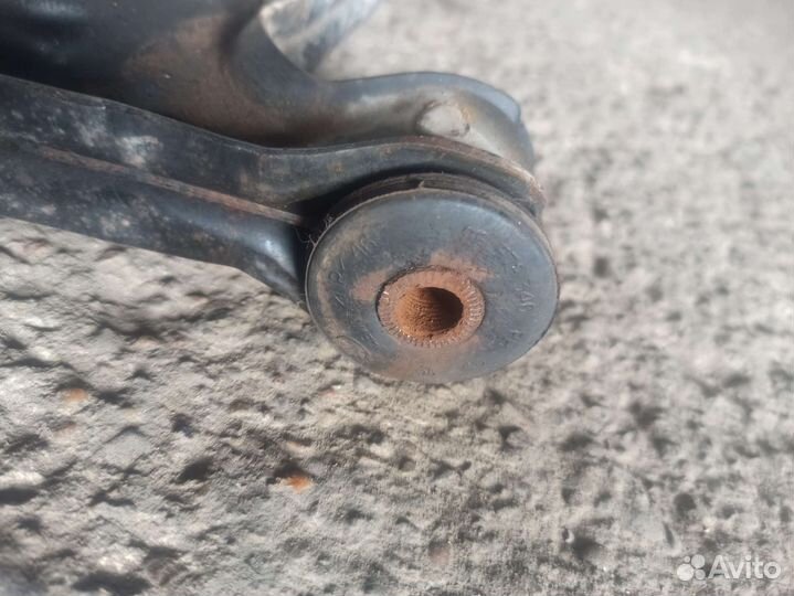 Рычаг подвески передний правый Chevrolet Lacetti