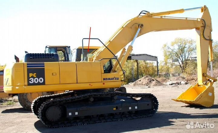 Стекло кузовное у стрелы на экскаватор Komatsu PC