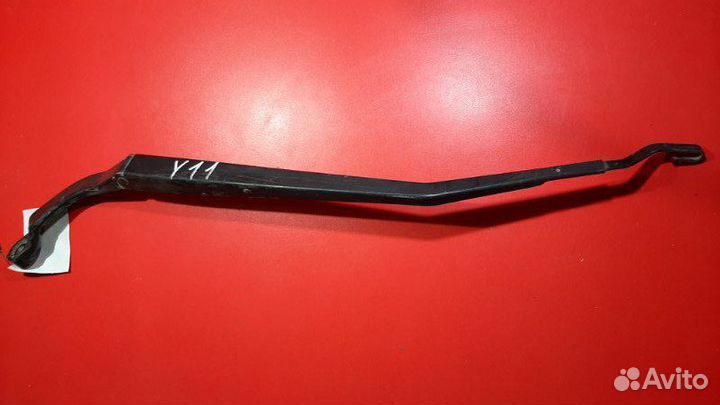 Поводок стеклоочистителя передний правый Nissan