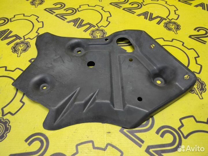 Защита днища кузова задняя левая Infiniti Fx35 S50