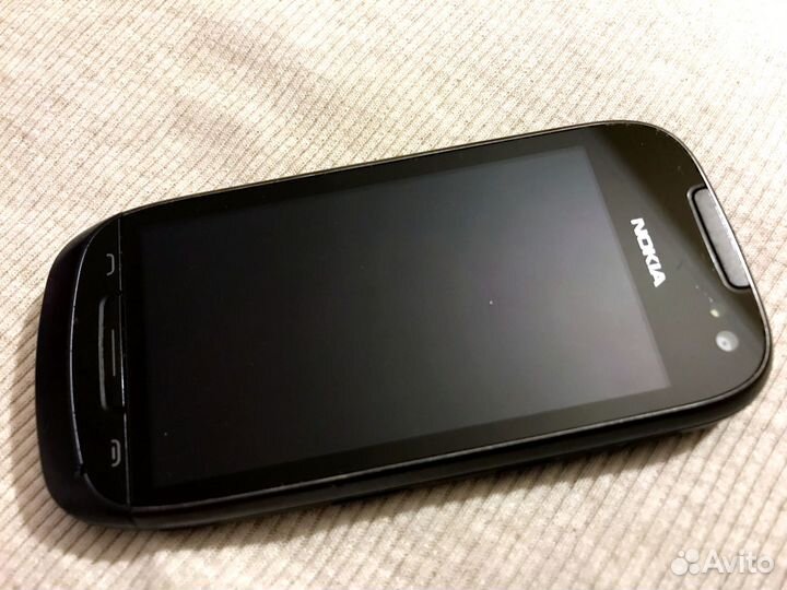 В коллекцию ретро телефон Nokia 774