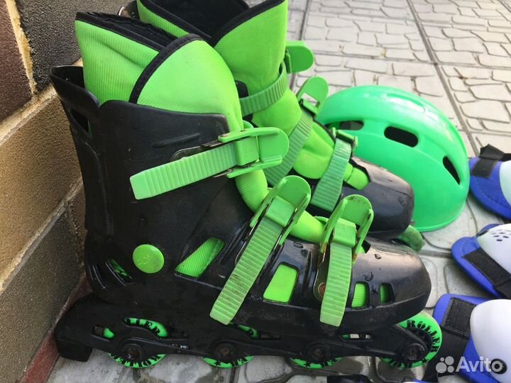 Роликовые коньки