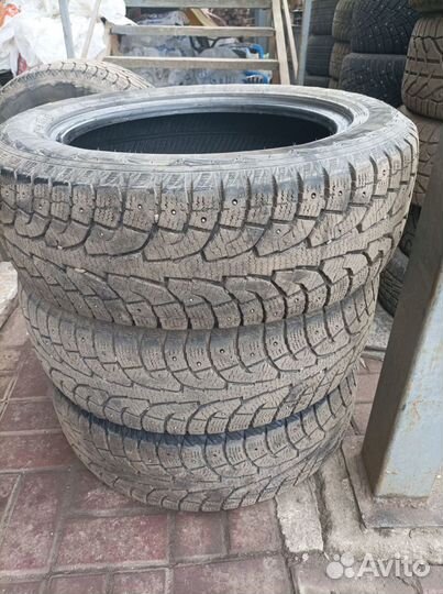 Hankook AH22 215/60 R17 T