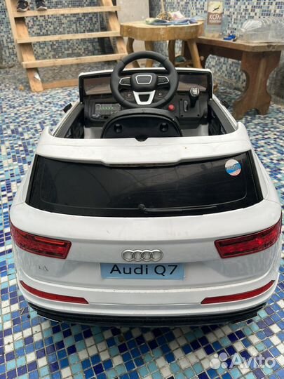 Детский электромобиль audi