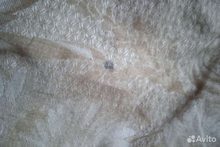 Скатерть бежевая для круглого стола и белая