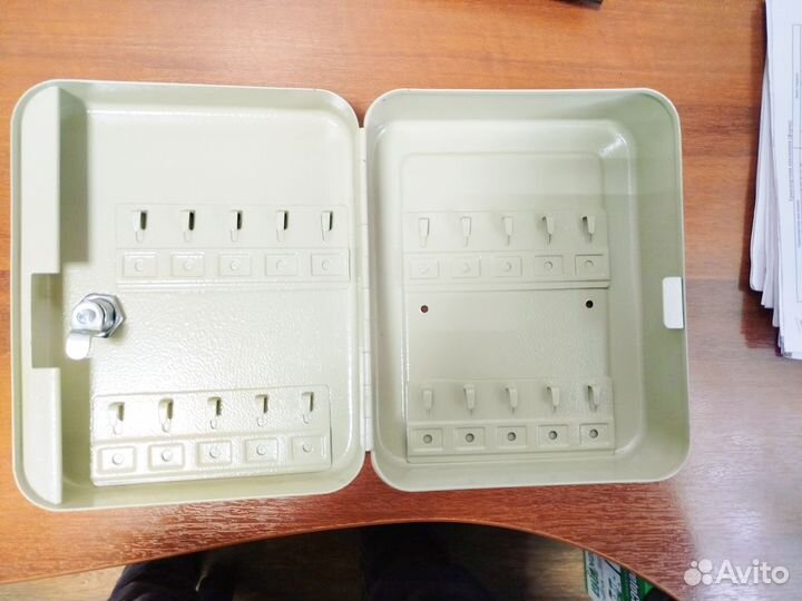 Шкафчик (сейф) металлический для ключей