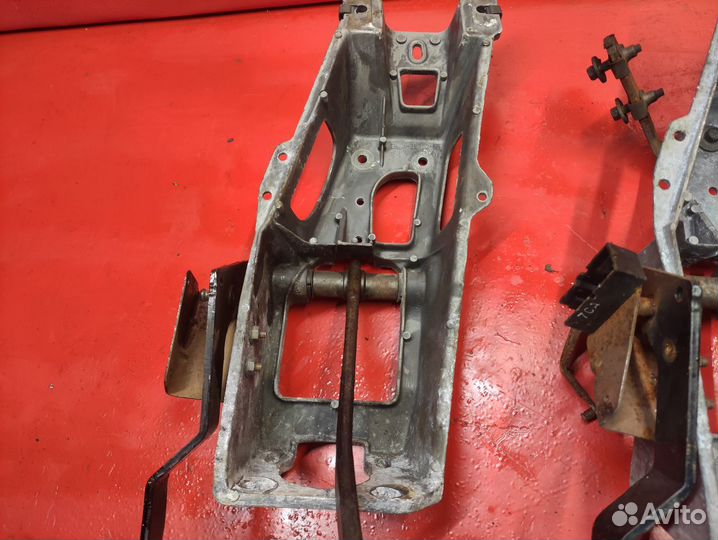 Педальный узел Ford Bronco 2