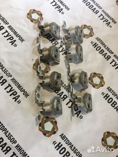 Лада Ларгус петля двери белая оригинал