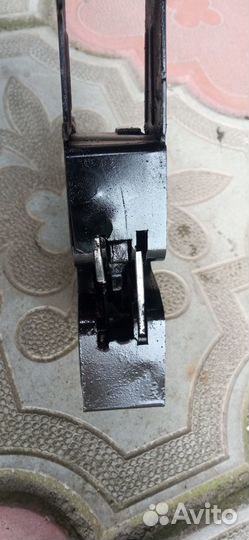 Замок капота audi