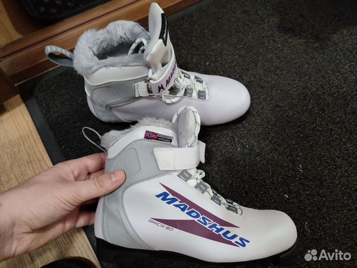Лыжные ботинки женские