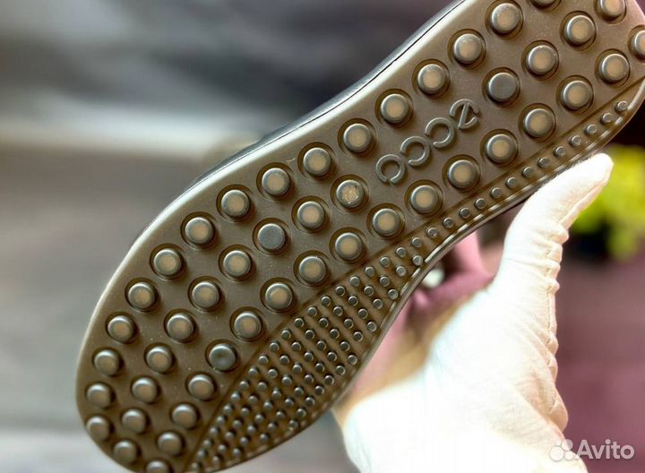 Кроссовки Ecco стильные