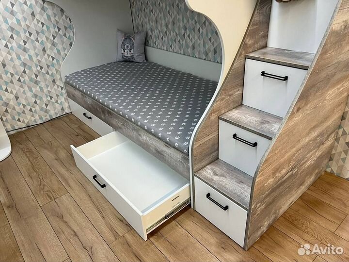 Двухъярусная кровать Гранд новая 90х190