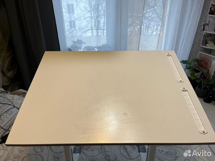 Детский письменный стол