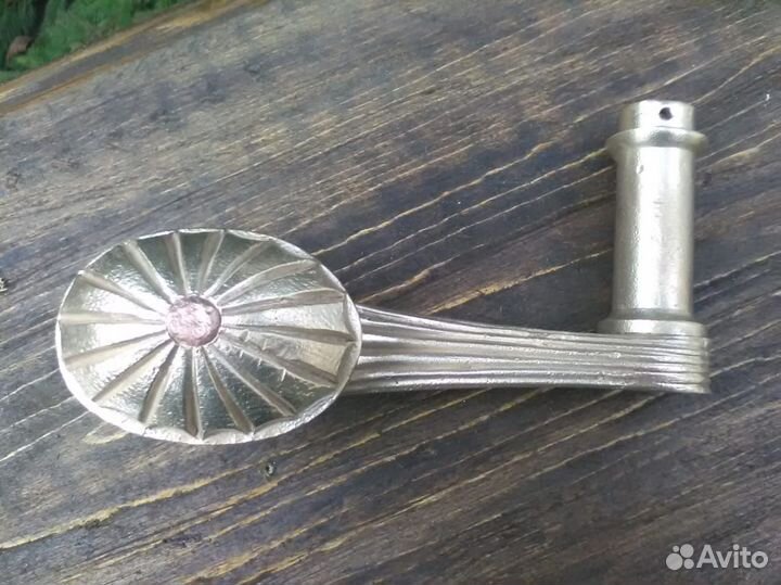 Бронзовая дверная ручка 18 век