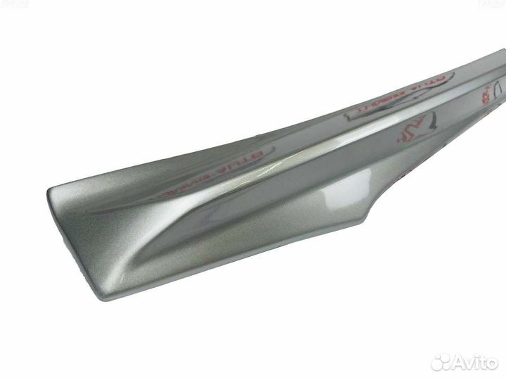 Спойлер под стекло Lexus LX570 G8882