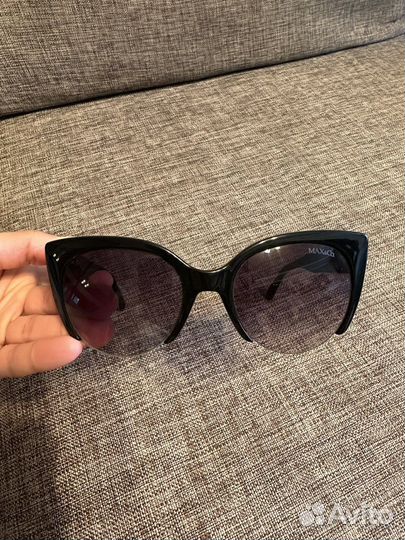Солнцезащитные очки Max & Co