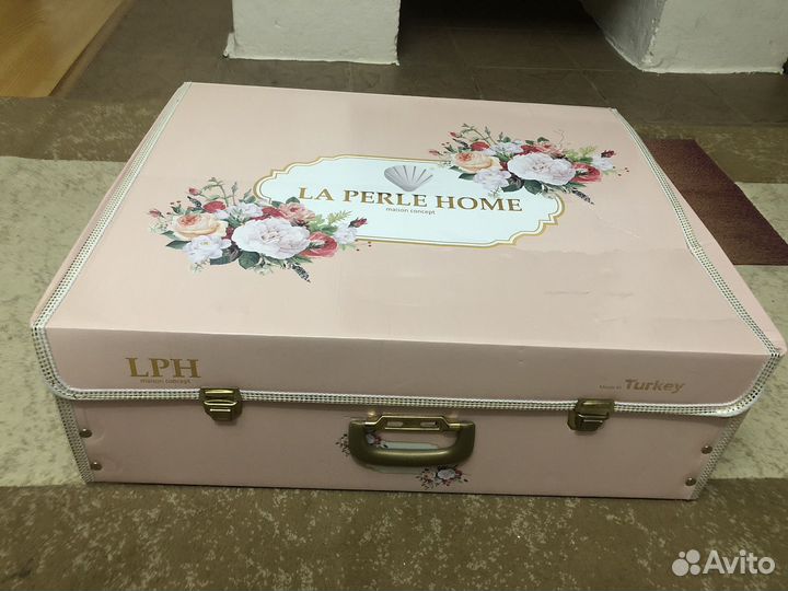 Пледы и покрывало