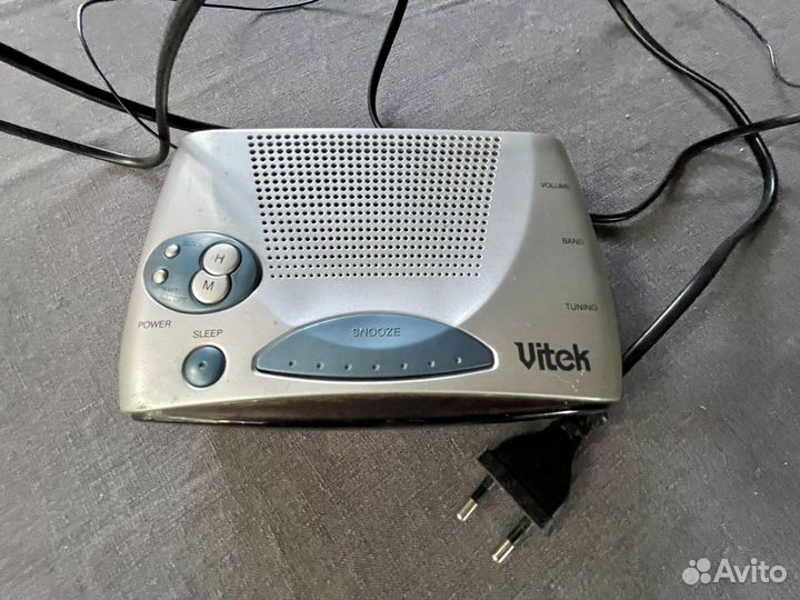 Радио часы Vitek