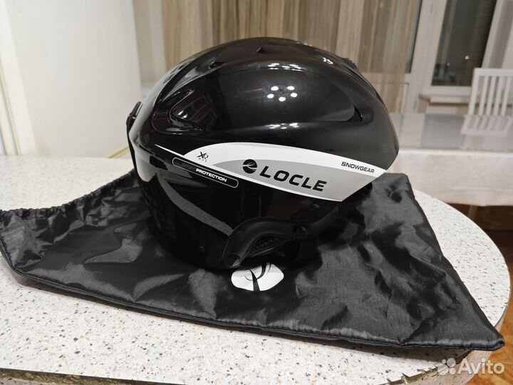 Горнолыжный шлем