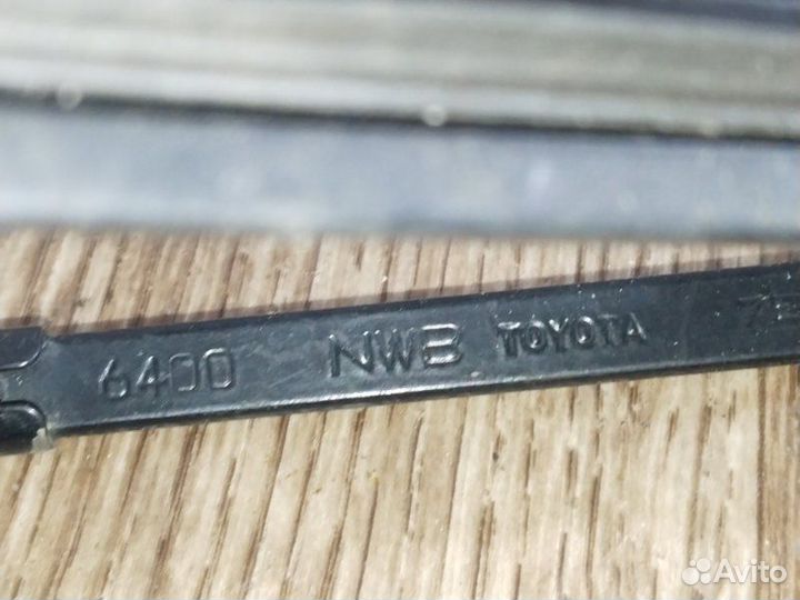 Дворник задний левый Toyota Mark Ii седан JZX110